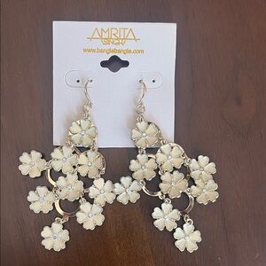 Amrita Singh Cream Floral Drop Earrings